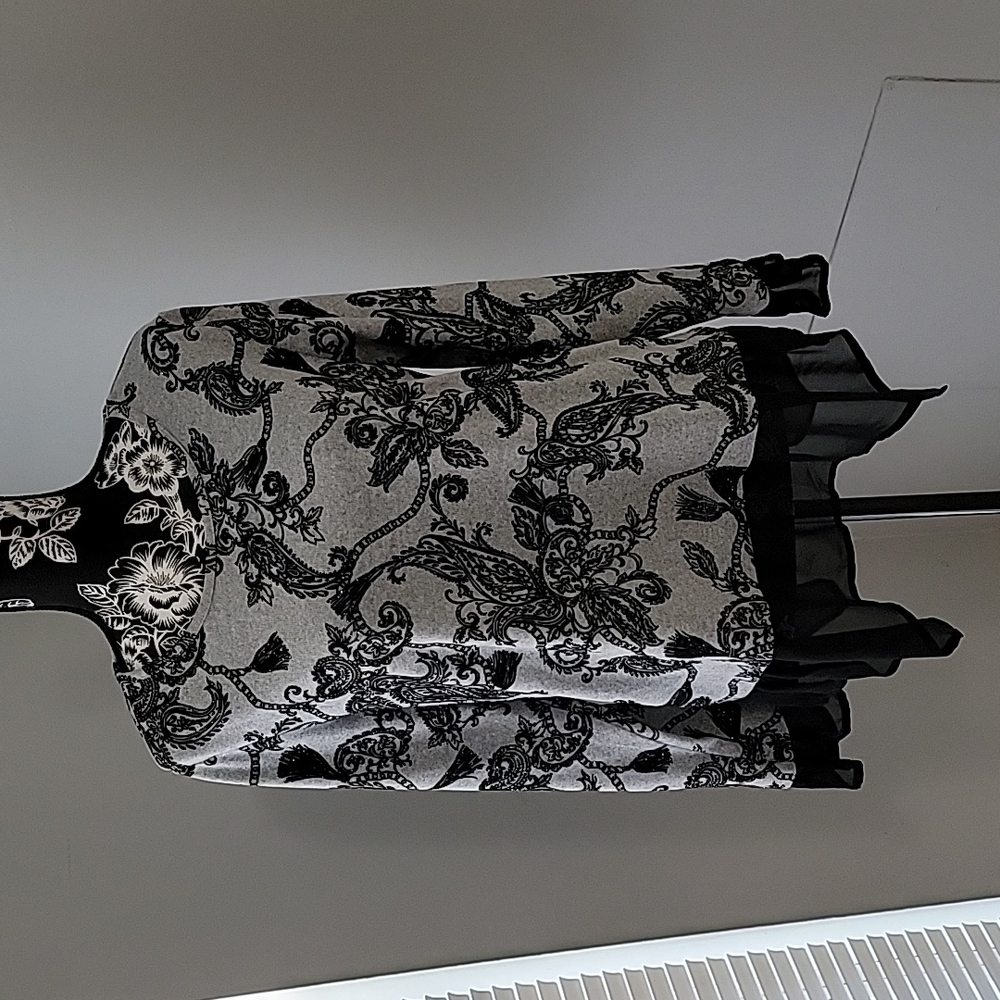 DRESSBARN long-sleeved top